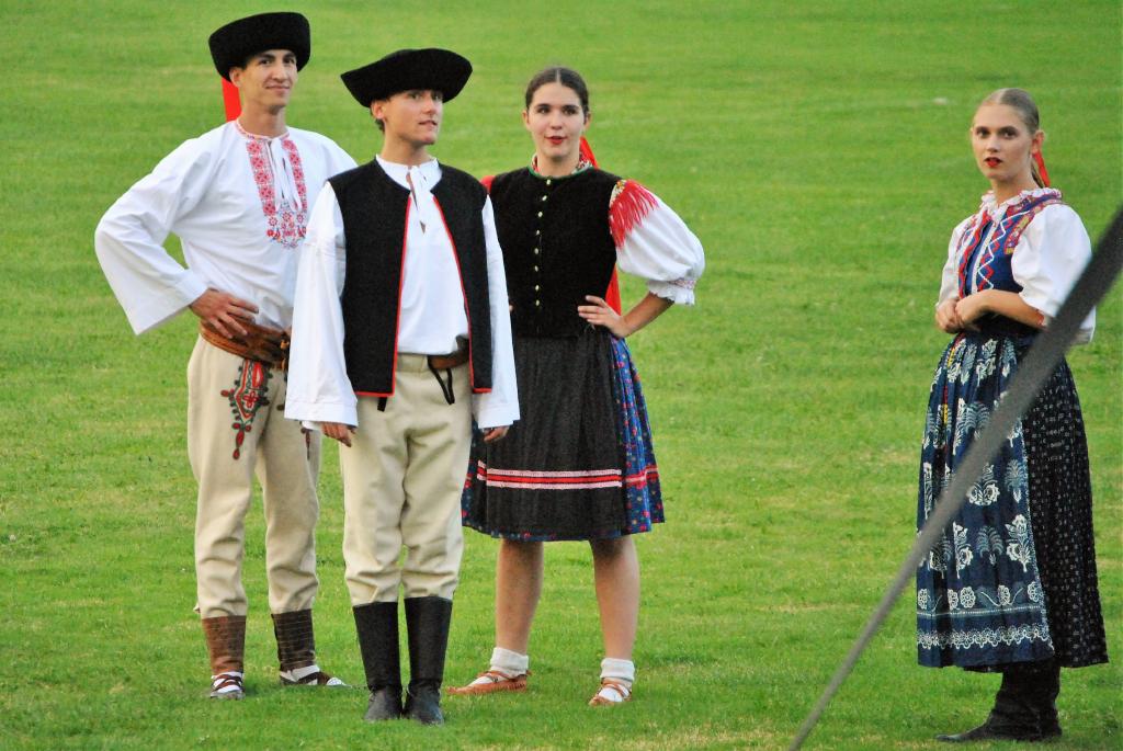 horeHrochPostrehy(128)